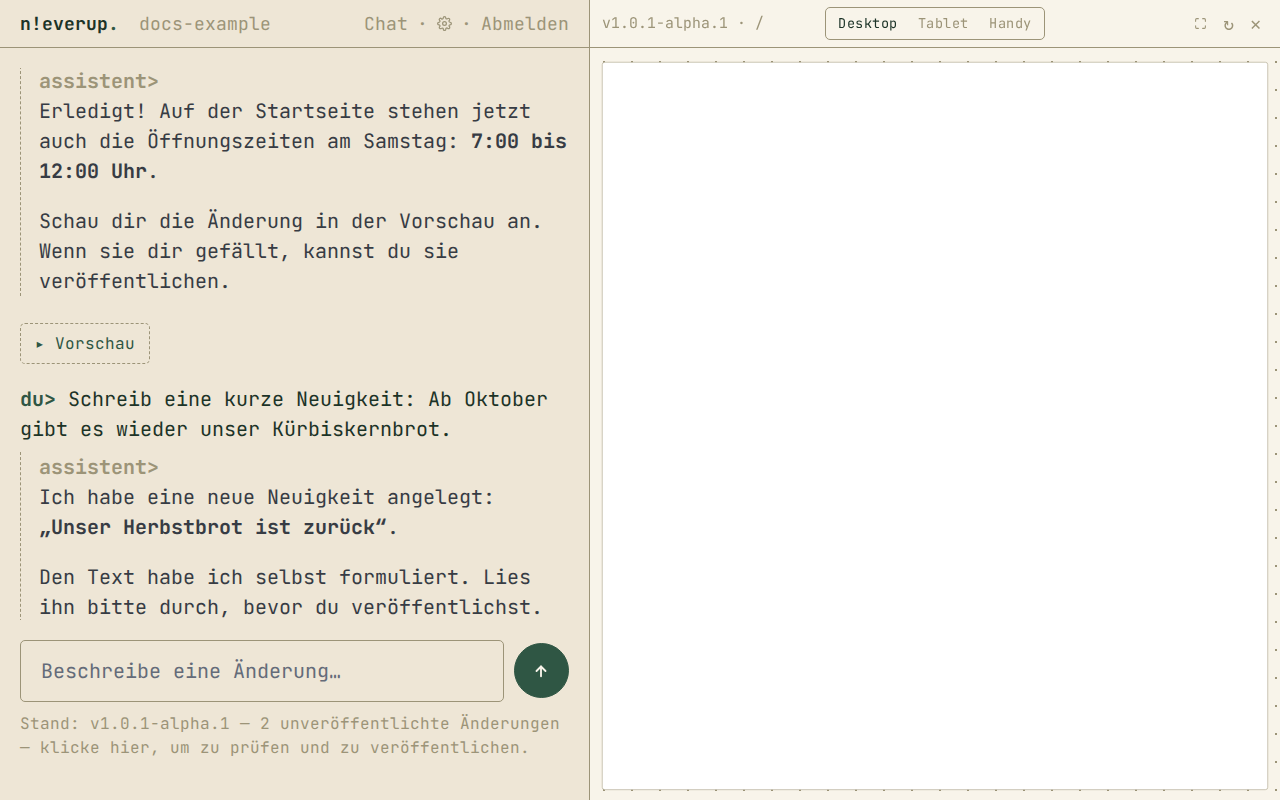 Links der Chat, rechts das Fenster Vorschau mit der Website und den Knöpfen Desktop, Tablet und Handy